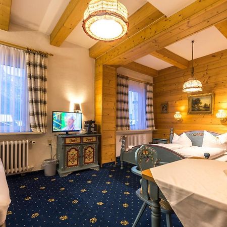 Hotel Garni Almenrausch Und Edelweiss Garmisch-Partenkirchen Exteriör bild