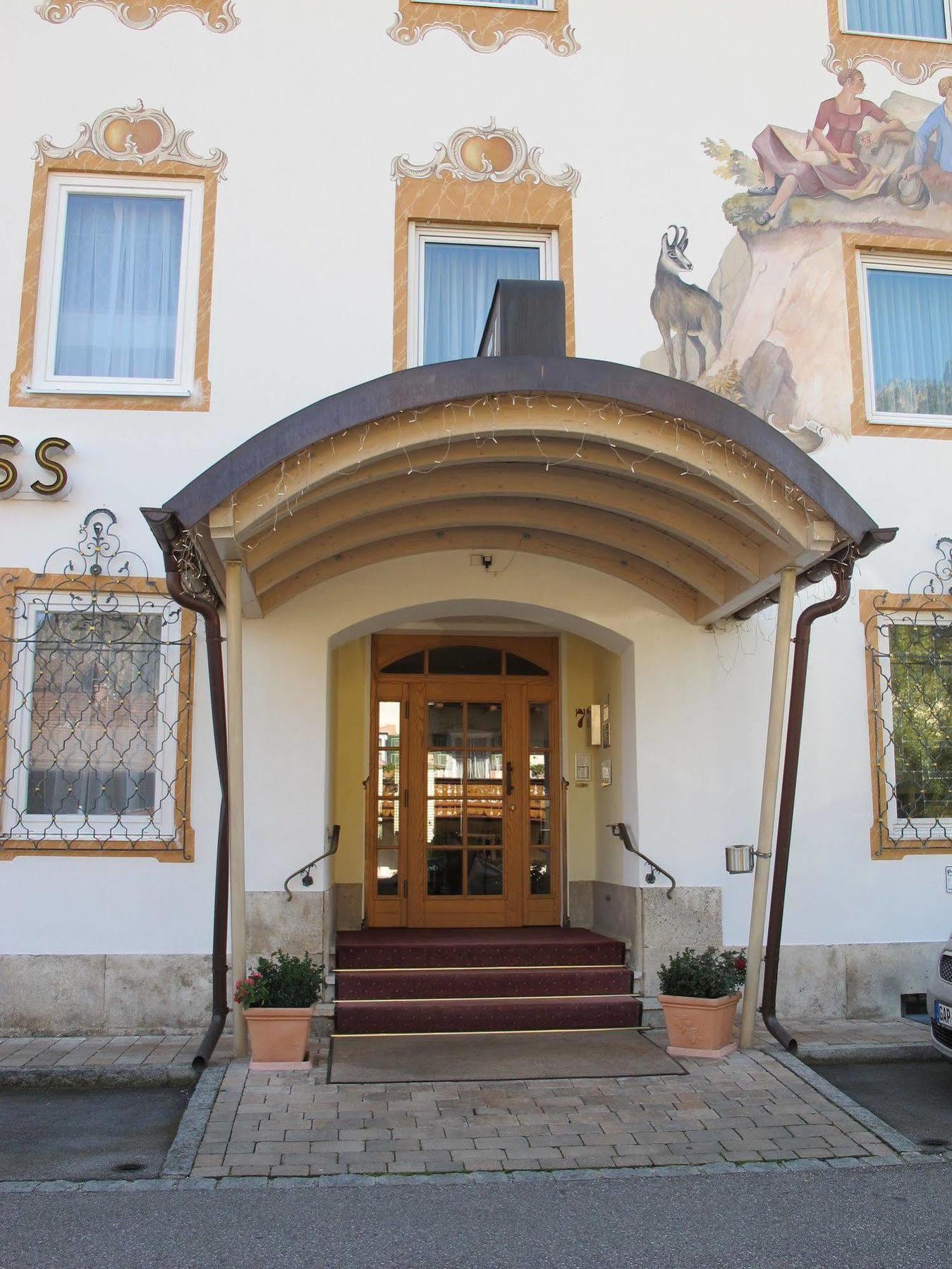 Hotel Garni Almenrausch Und Edelweiss Garmisch-Partenkirchen Exteriör bild