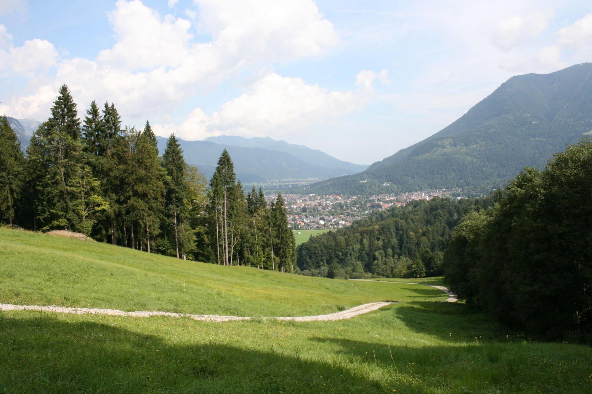 Hotel Garni Almenrausch Und Edelweiss Garmisch-Partenkirchen Exteriör bild