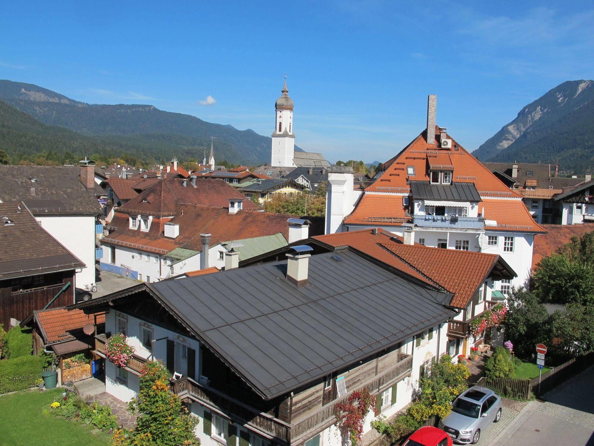 Hotel Garni Almenrausch Und Edelweiss Garmisch-Partenkirchen Exteriör bild