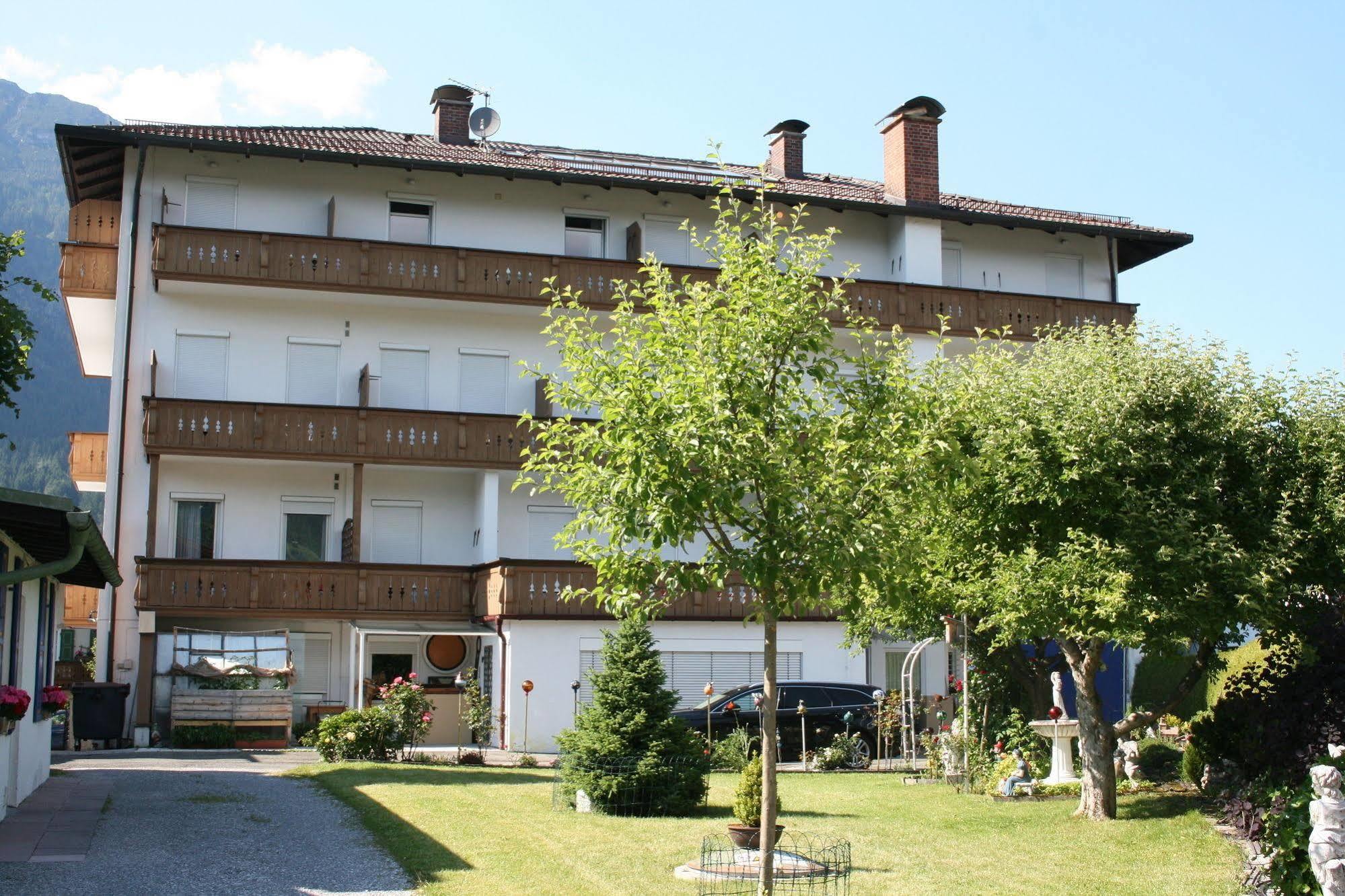 Hotel Garni Almenrausch Und Edelweiss Garmisch-Partenkirchen Exteriör bild