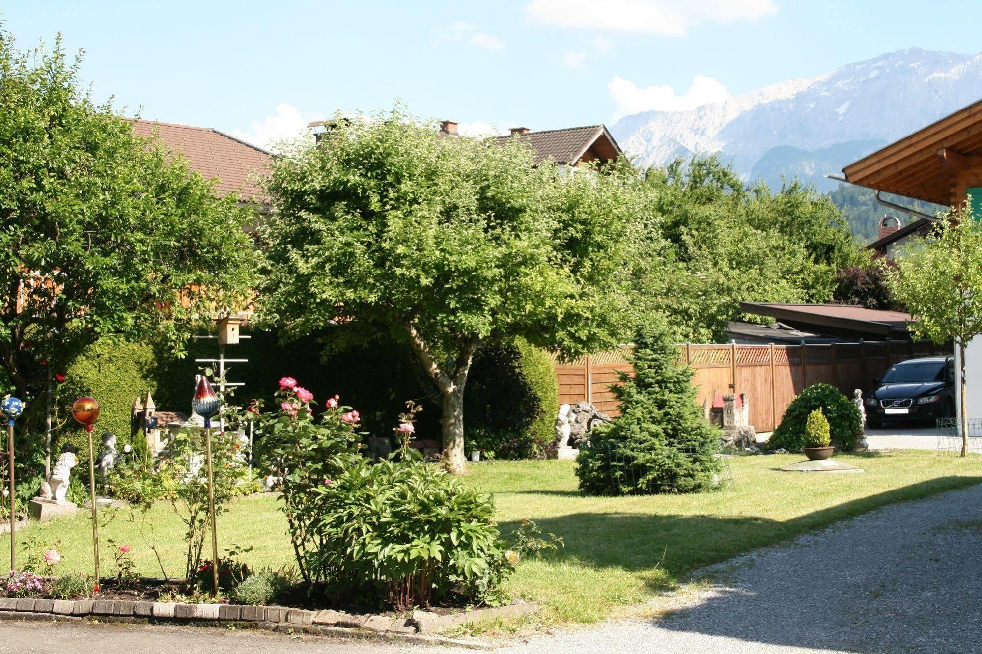 Hotel Garni Almenrausch Und Edelweiss Garmisch-Partenkirchen Exteriör bild