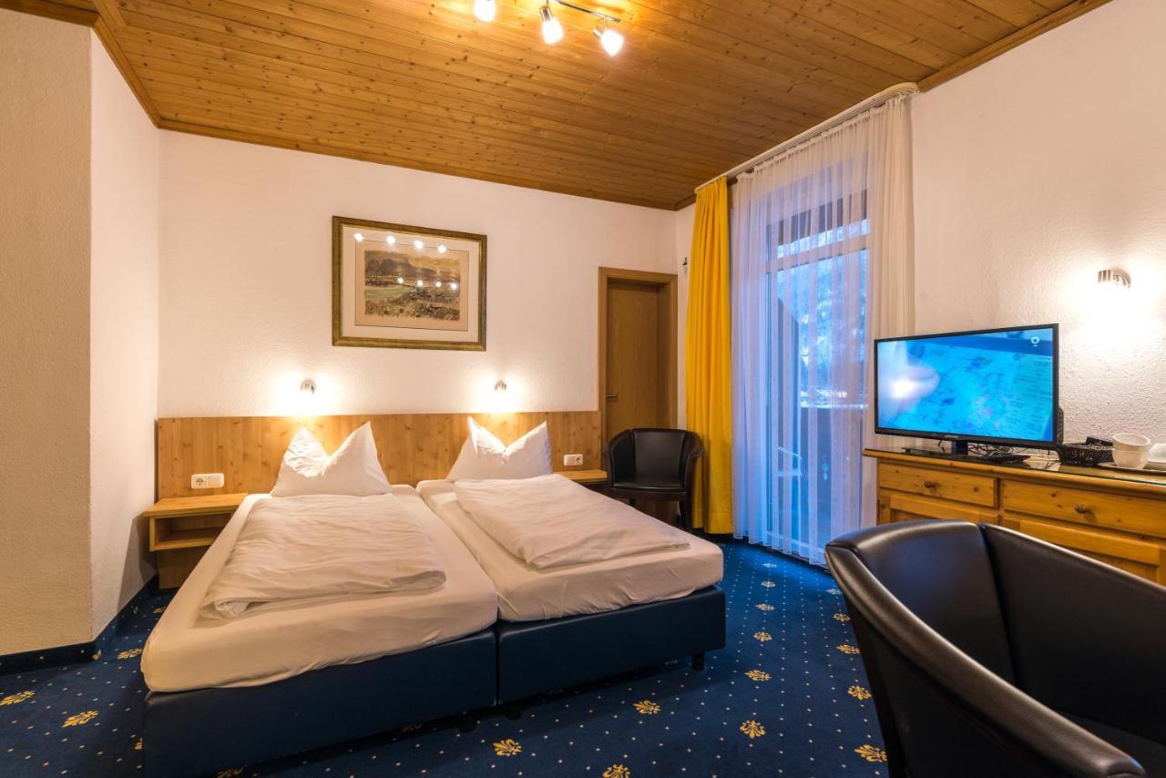 Hotel Garni Almenrausch Und Edelweiss Garmisch-Partenkirchen Exteriör bild
