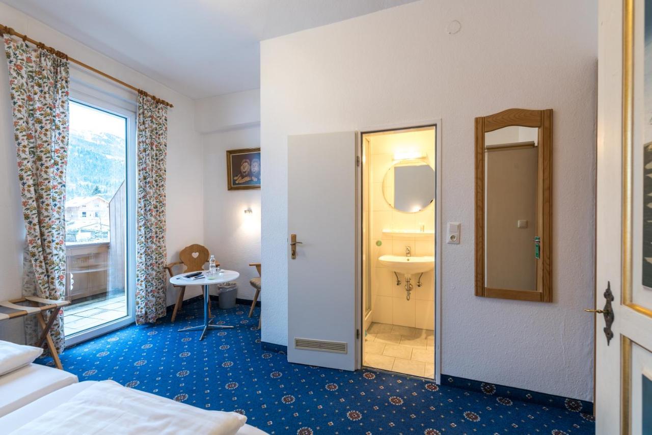 Hotel Garni Almenrausch Und Edelweiss Garmisch-Partenkirchen Exteriör bild