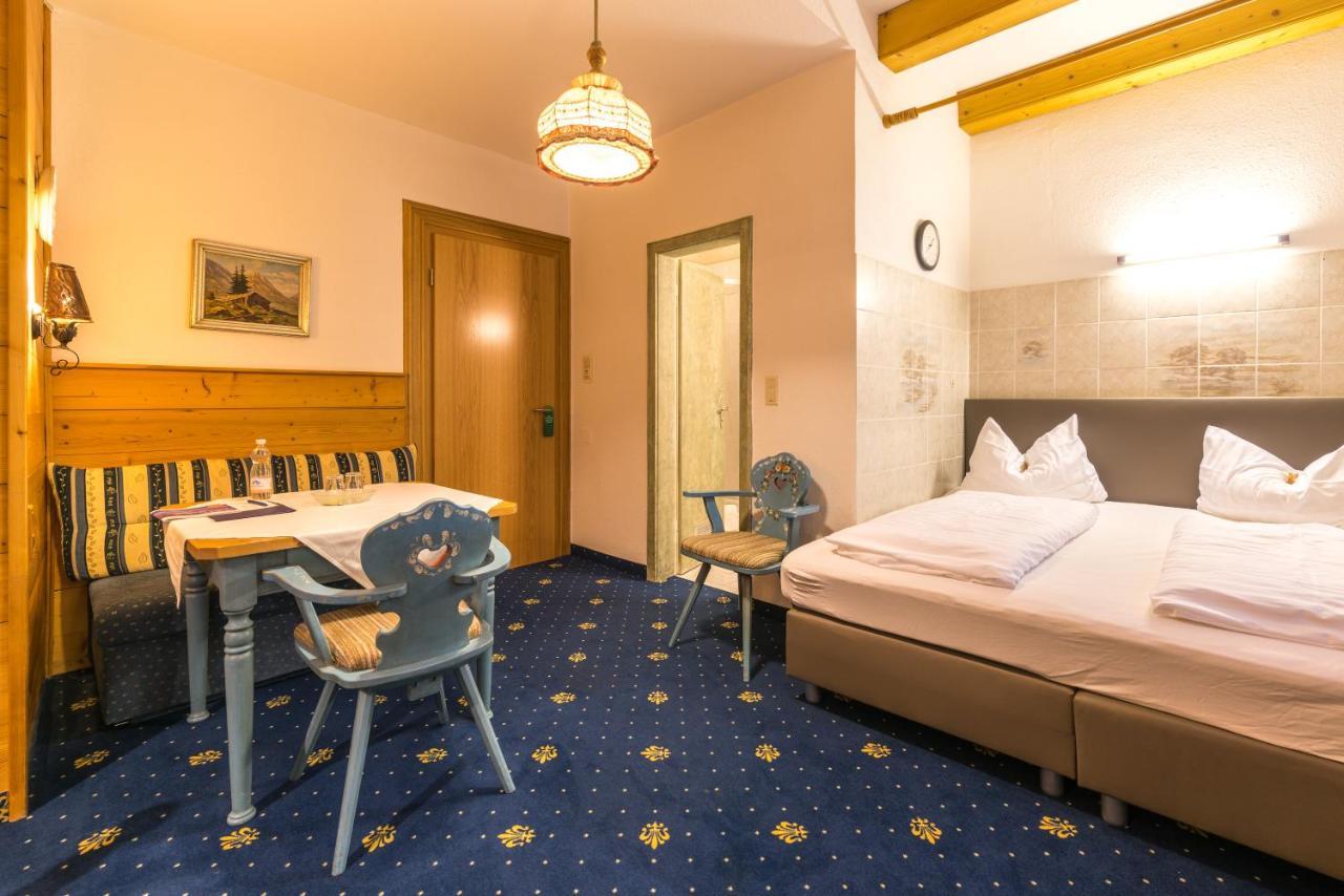 Hotel Garni Almenrausch Und Edelweiss Garmisch-Partenkirchen Exteriör bild