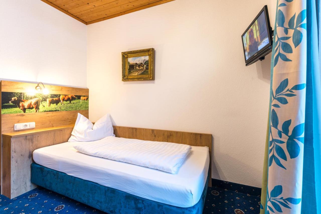 Hotel Garni Almenrausch Und Edelweiss Garmisch-Partenkirchen Exteriör bild