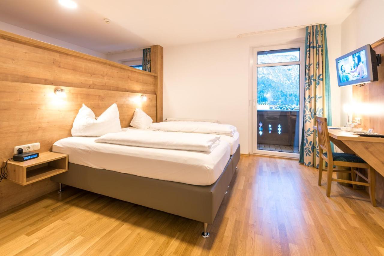 Hotel Garni Almenrausch Und Edelweiss Garmisch-Partenkirchen Exteriör bild
