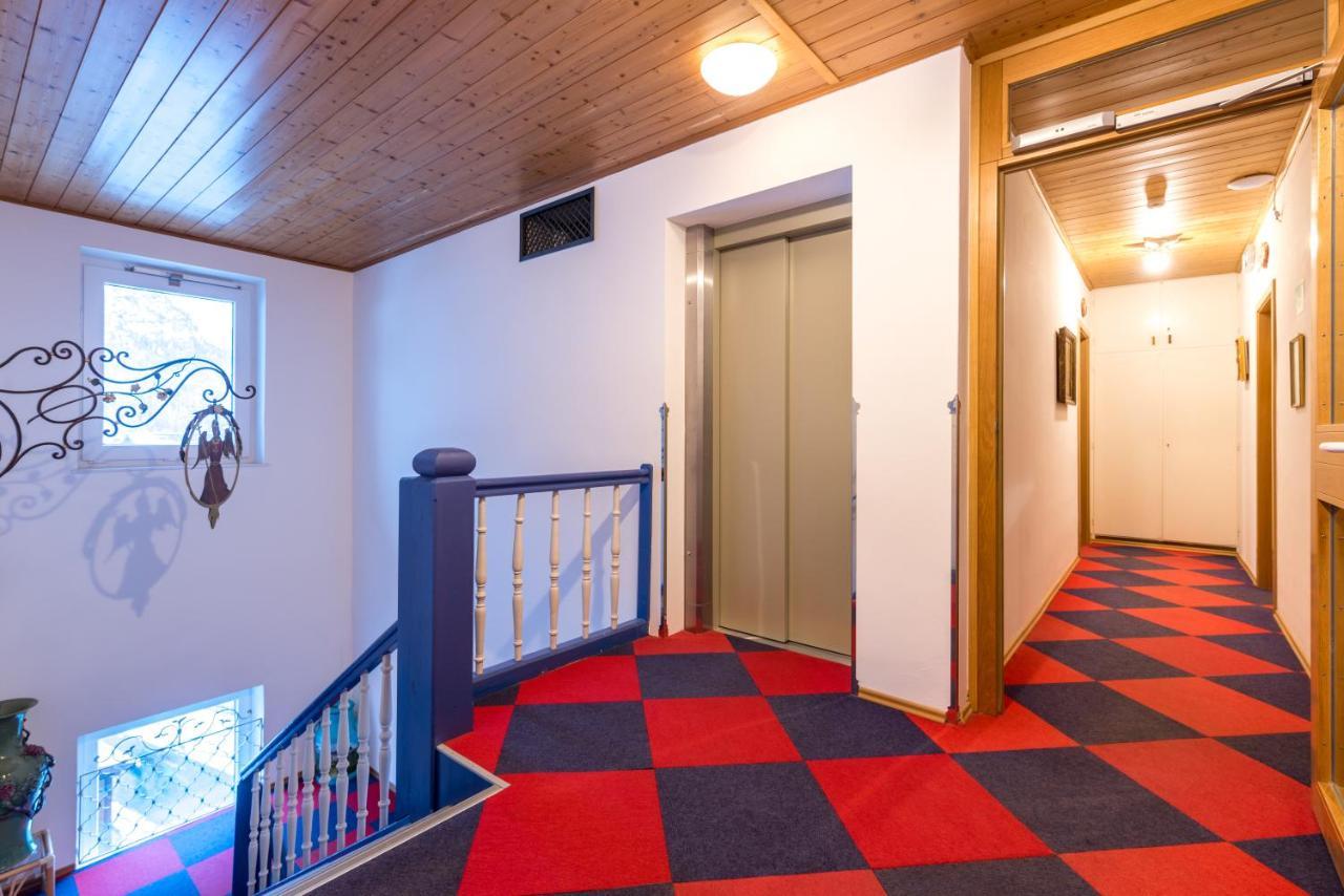 Hotel Garni Almenrausch Und Edelweiss Garmisch-Partenkirchen Exteriör bild